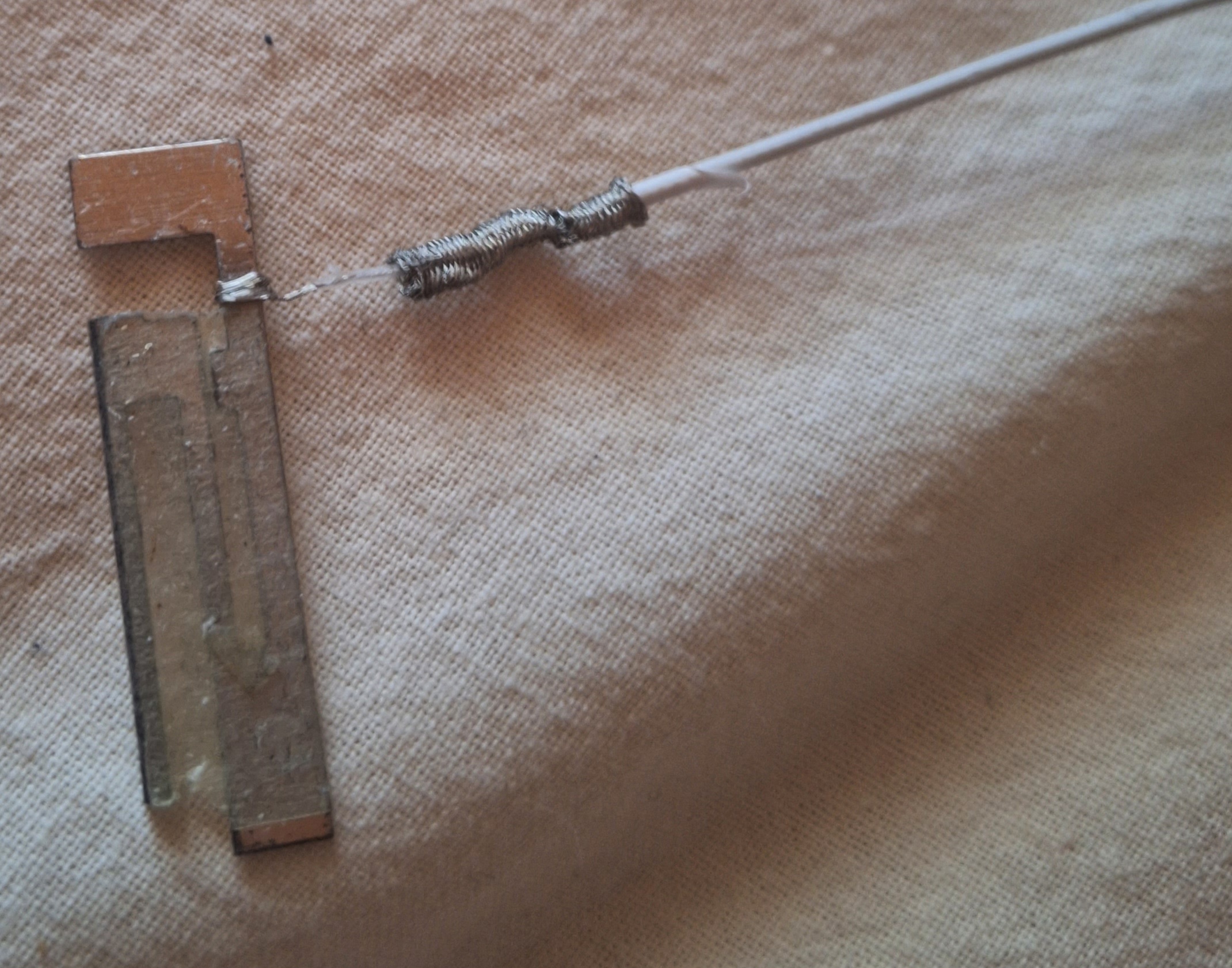 Cable wrap anetenna back side